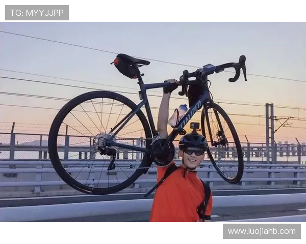 骑行与足球的完美结合揭秘那些热爱骑车的足球明星们的运动生活